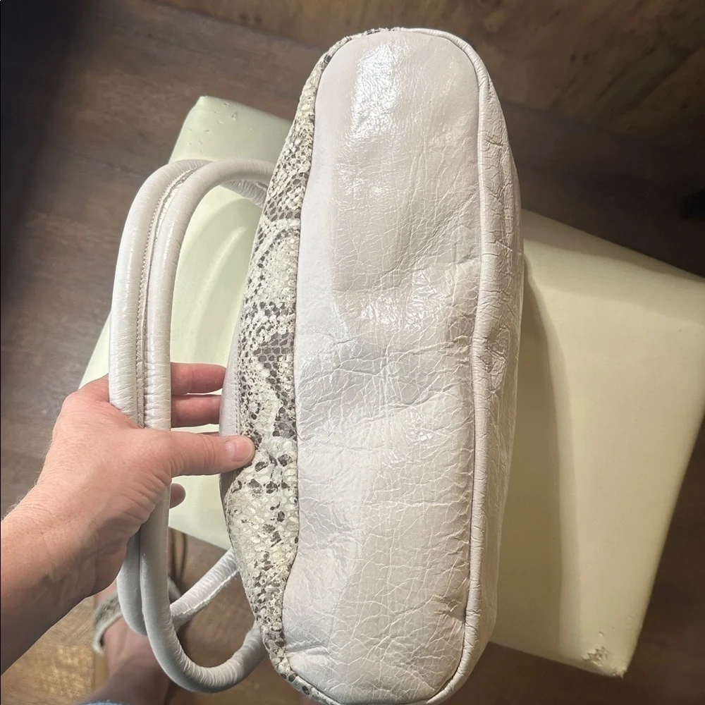 Innue Leather tote